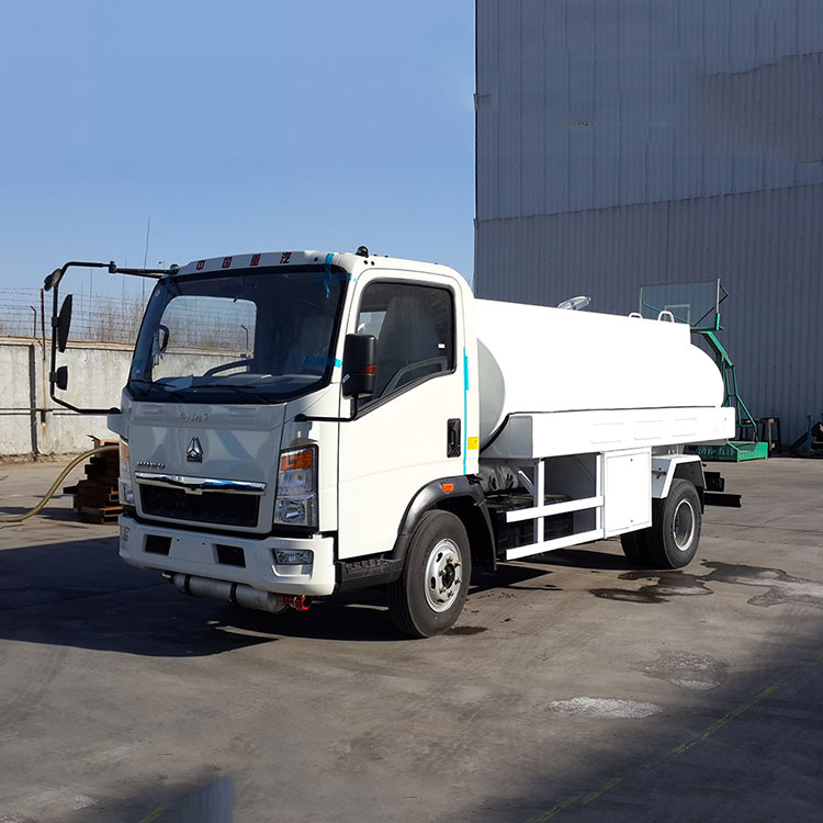 6000L Fuel Lacus Truck